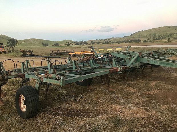 John Shearer Trash worker 35 tyne Chisel Plough/Rippers for sale in QLD ...